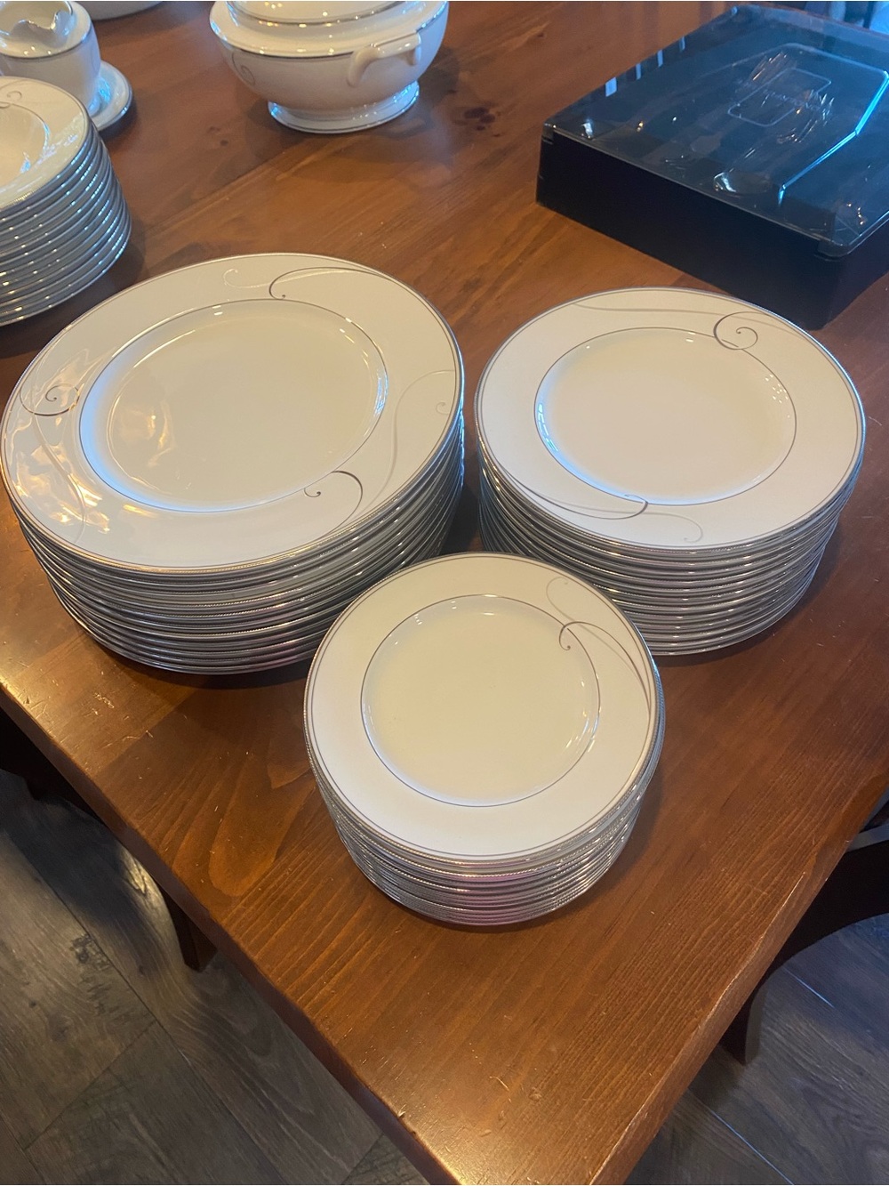 65 piece Noritake platinum wave fine China set service for 12 plus hostess set